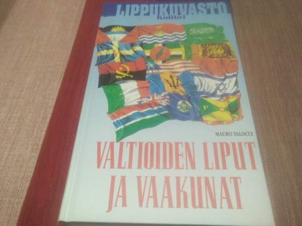 Lippukuvasto. Valtioiden liput ja vaakunat Salo - valokuva 1