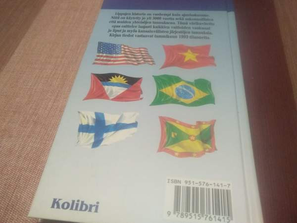 Lippukuvasto. Valtioiden liput ja vaakunat Salo - valokuva 2