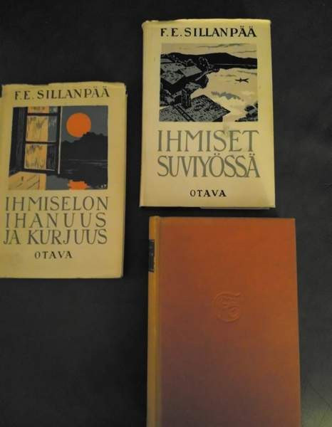 F.E Sillanpää kaksi kirjaa Tampere - valokuva 1