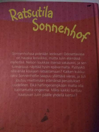 Erillaisia heppa-kirjoja Kajaani - valokuva 3