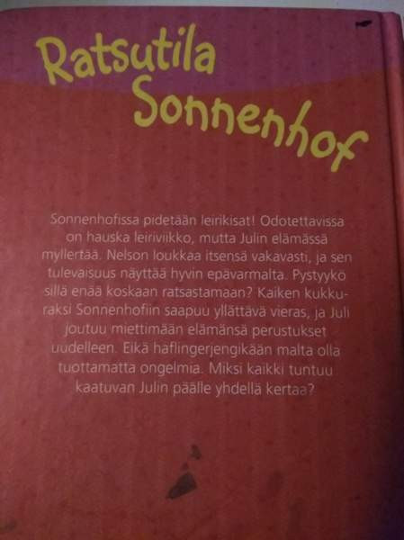 Erillaisia heppa-kirjoja Kajaani - valokuva 3