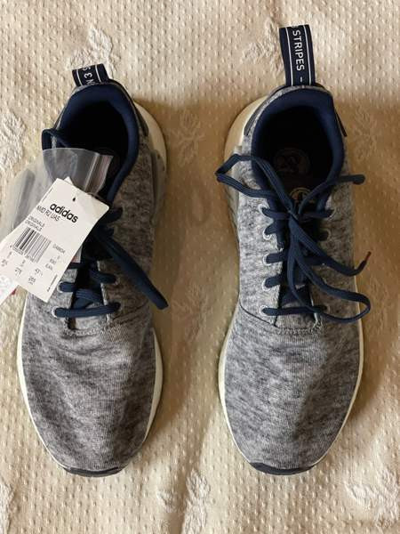 Adidas kangastossut Kuopio - valokuva 1