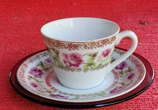 Posliiniset kahvikupit ja lasilautaset Seinäjoki - valokuva 2