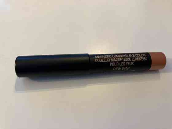 Nudestix Magnetic Luminous -silmänrajauskynä Helsinki