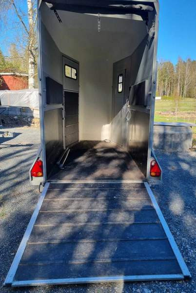 Vuokrataan 1 hevosen Cheval Liberte  ponipuomilla Espoo – foto 4