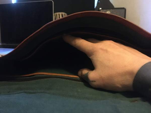 Läppärilaukku, kamelinnahkaa Helsinki - valokuva 3