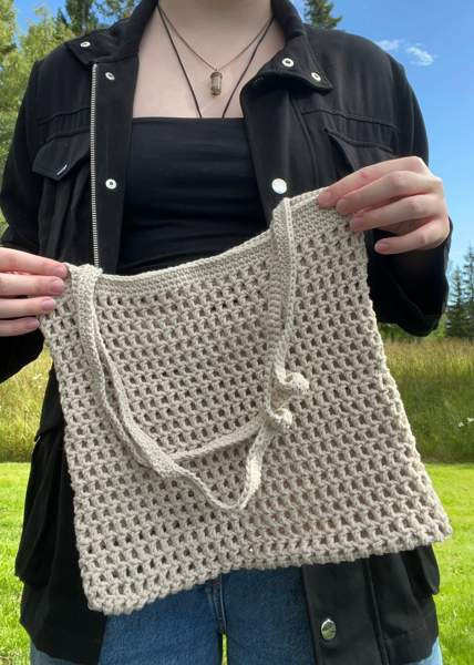 Virkattu laukku Lempaeaelae – foto 3