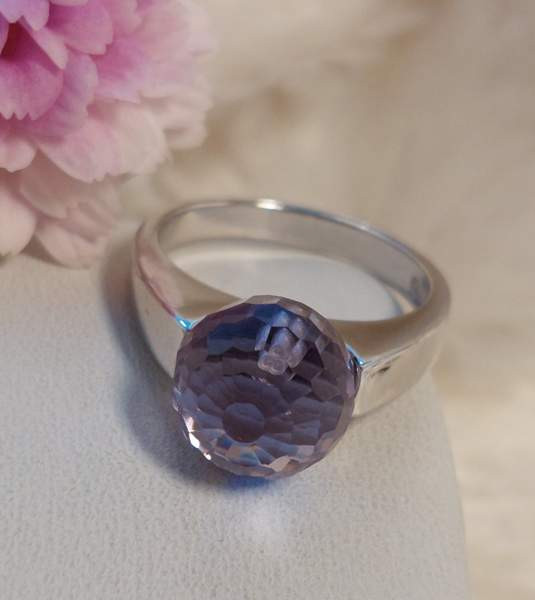 925 hopeinen sormus violetilla kirkkaalla pallolla. Koko 16,8 Lahti – foto 2