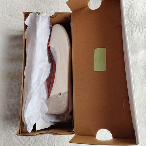 Helly Hansen -kengät, koko 38.7,  uusi, väri off white Сало - изображение 2