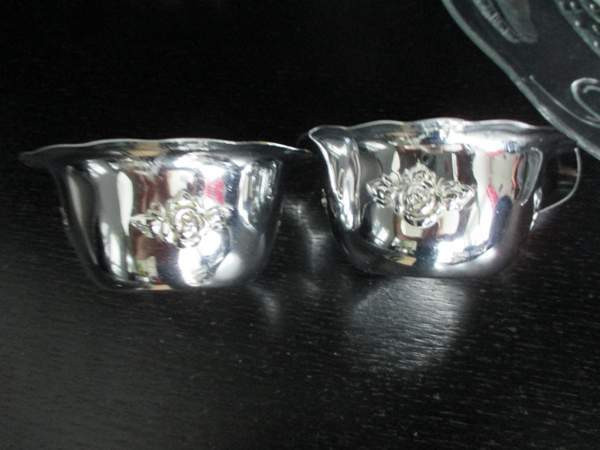 Sokerikko ja kermakko erittäin kiiltävää terästä Эспоо - изображение 1