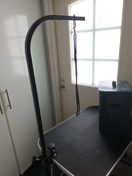 Trimmauspöydän talutinpidike Tornio - valokuva 1