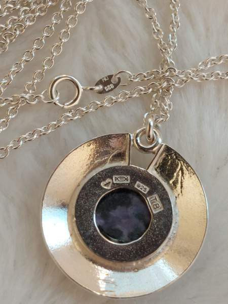 Hannu Äikäs 925 hopeinen kaulakoru violetin tummalla sävyisellä kivellä v. 1996 Lahti – foto 8