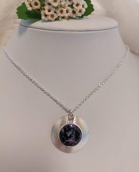 Hannu Äikäs 925 hopeinen kaulakoru violetin tummalla sävyisellä kivellä v. 1996 Lahti – foto 6