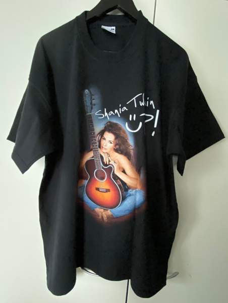 Shania Twain UP! Kiertueen T-paita Куопио - изображение 1