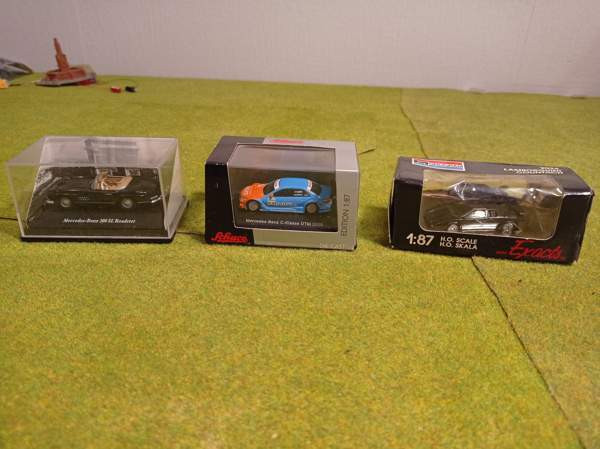 3 ripeää autoa boksissaan (H0) Тампере - изображение 2