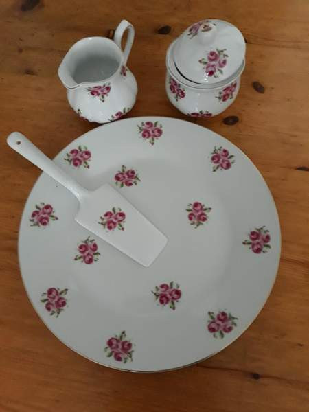 Tarjoiluvälineet Хювинкяя - изображение 1