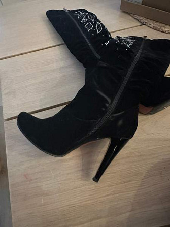 Upeat mustat saappaat strasseilla 35 Vantaa – foto 5