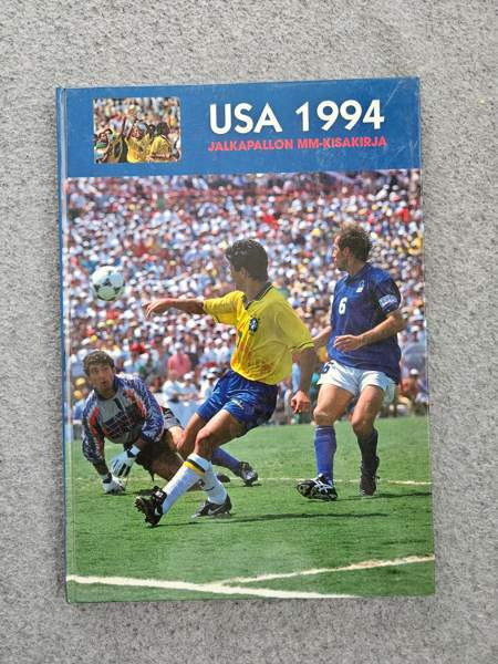 3 kpl Jalkapallon MM-/EM-kisakirjoja Naantali - изображение 1