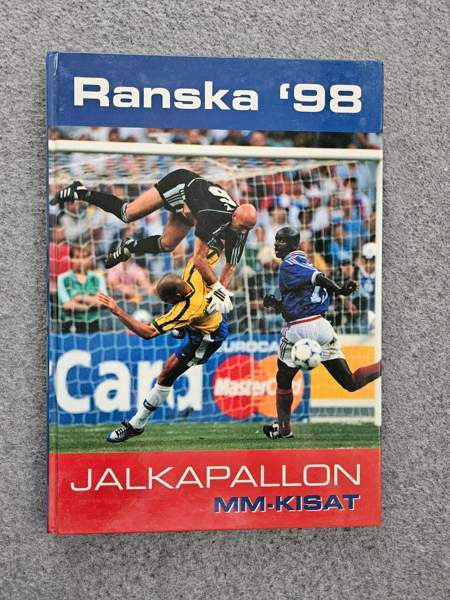 3 kpl Jalkapallon MM-/EM-kisakirjoja Naantali - изображение 2