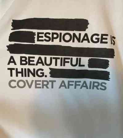 Covert Affairs sarjan, 2011 Comic-Con t-paita Kuopio