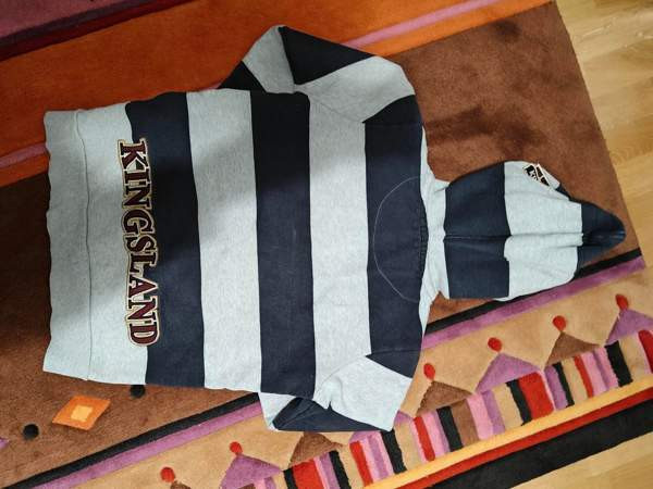 Kingsland-huppari Oulu - valokuva 2