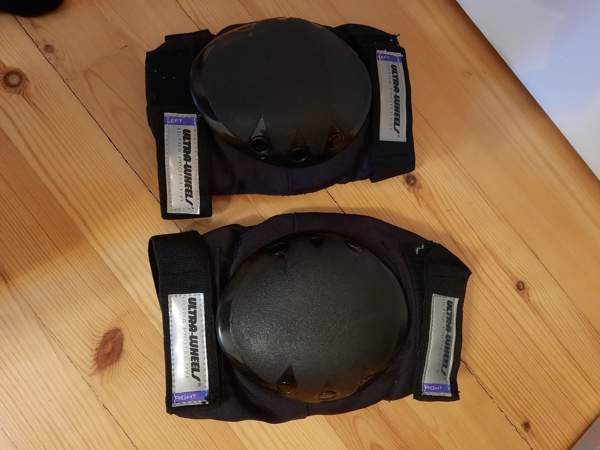 Polvisuojat ja rannesuojat rullaluistelijalle Oulu - valokuva 1