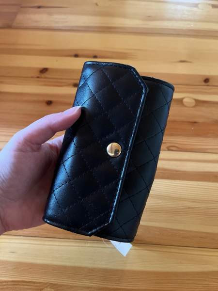 Musta korukotelo Rauma - valokuva 3