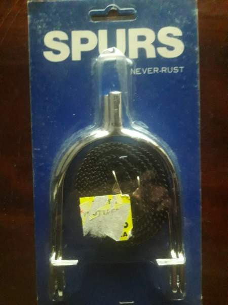 Kuolaimet uudet.koko 14.5 cm.10 €/kpl.kannukset ja remmit,uudet 7€. Рахе - изображение 1