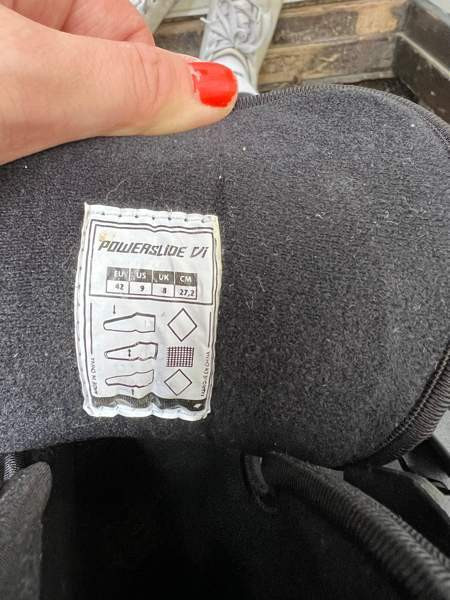 Naisten rullaluistimet Kajaani - valokuva 2