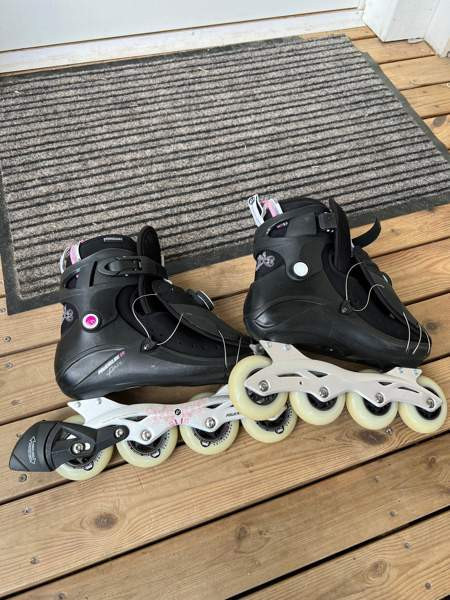 Naisten rullaluistimet Kajaani - valokuva 5