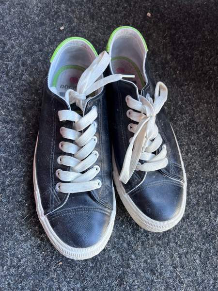 Mustat tennarit 38 Куопио - изображение 1