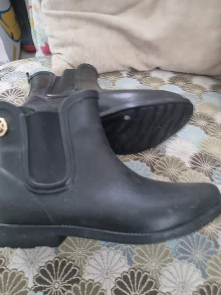 Michael kors kumisaappaat Helsinki - изображение 2