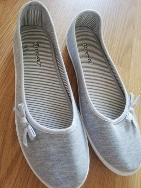 Harmaat kesäkengät Tampere - valokuva 1