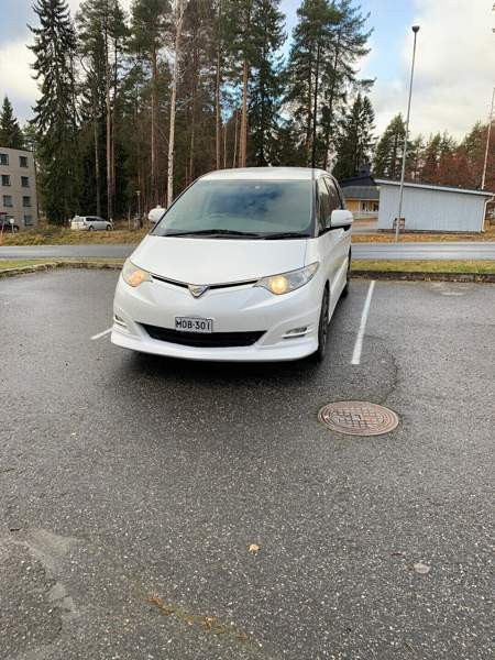 Toyota Estima Lieksa - valokuva 2