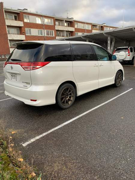 Toyota Estima Lieksa - valokuva 5