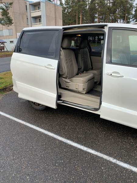 Toyota Estima Lieksa - valokuva 8