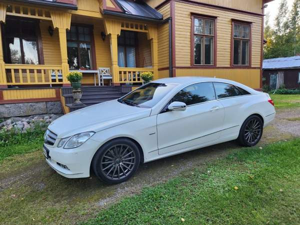 Mercedes-Benz E Glebychevo - valokuva 2