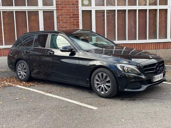 Mercedes-Benz C Sarov - valokuva 1