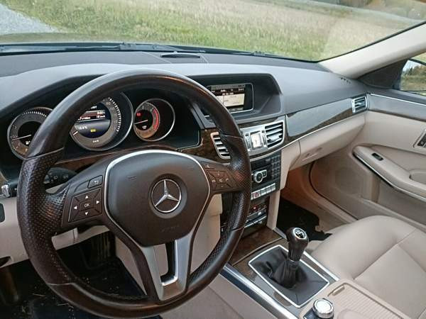 Mercedes-Benz E Orivesi - valokuva 6