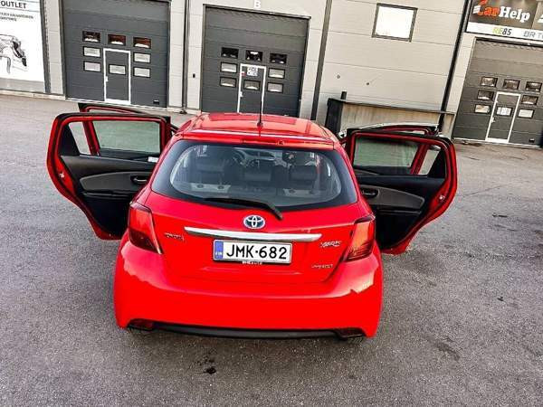 Toyota Yaris Вантаа - изображение 3