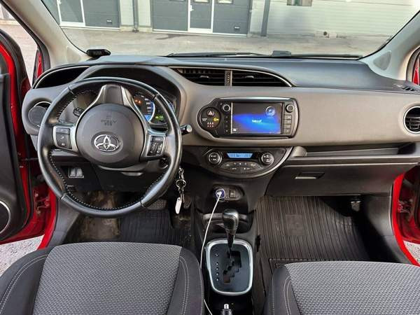 Toyota Yaris Вантаа - изображение 5