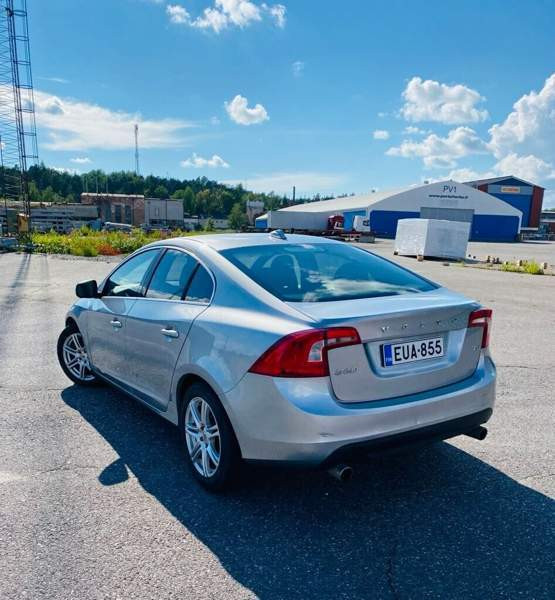 Volvo S60 Турткуль - изображение 2