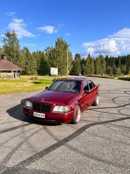 Mercedes-Benz 280 Kaavi - изображение 3