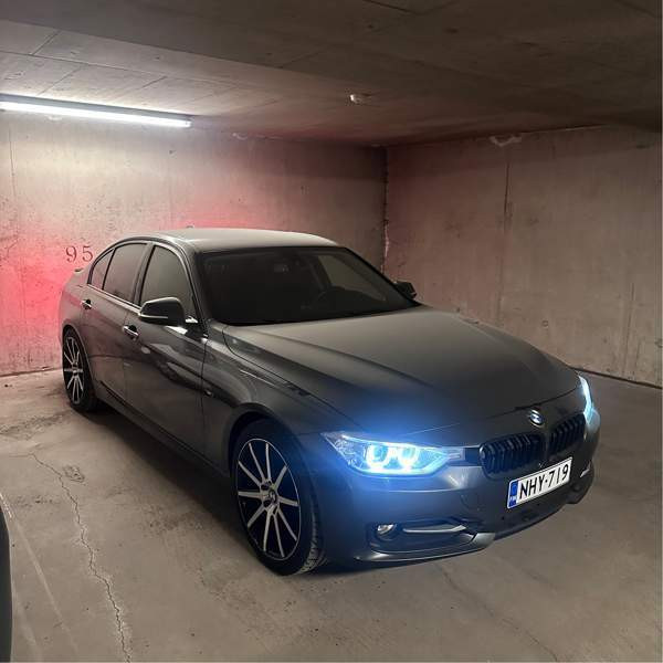 BMW 320 Turtkul - valokuva 3