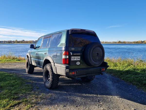 Toyota Land Cruiser Tornio - valokuva 3