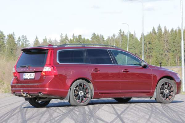 Volvo V70 Maentsaelae - photo 3