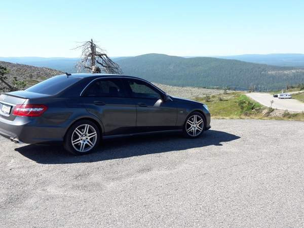 Mercedes-Benz E Oulainen - valokuva 1
