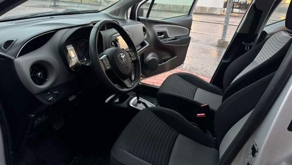 Toyota Yaris Helsinki - изображение 5