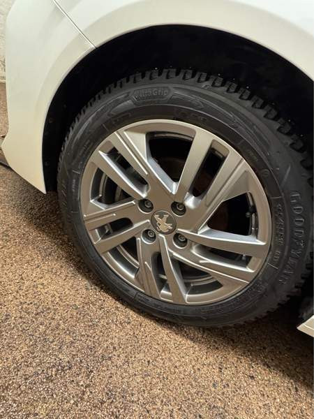 Peugeot 208 Тампере - изображение 8