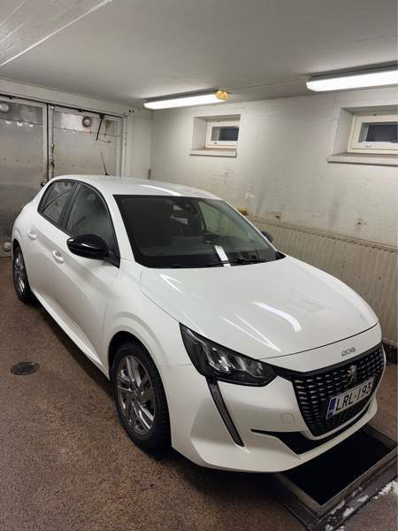 Peugeot 208 Тампере - изображение 3